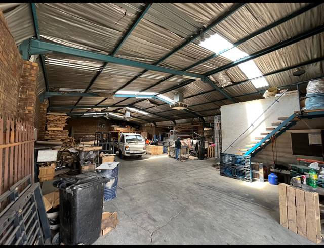 670M² WAREHOUSE FOR SALE IN DAGGAFONTEIN